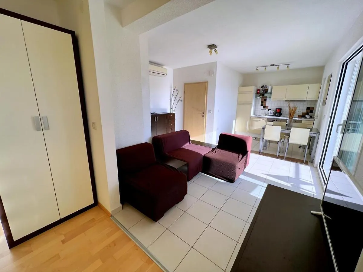 Marles Beach Residence Banjol