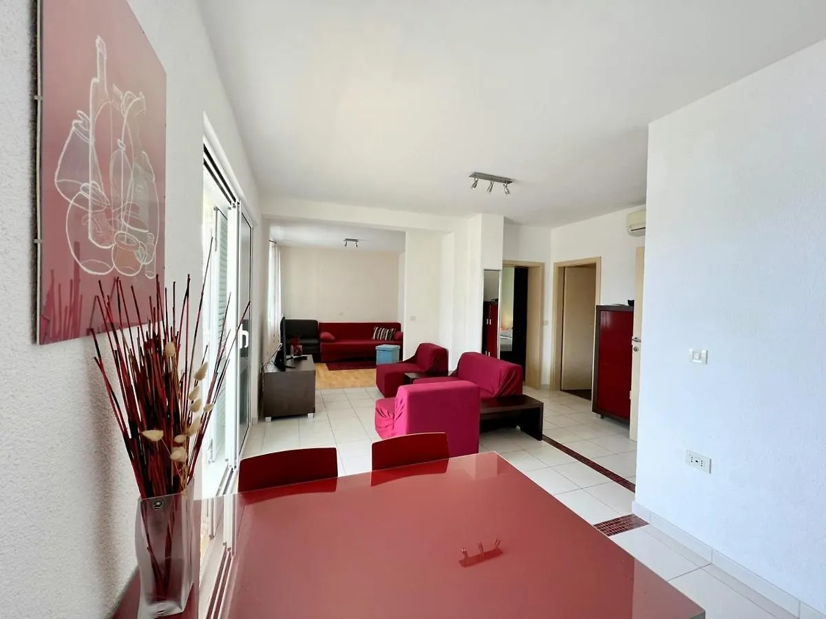 Marles Beach Residence Banjol Apartman