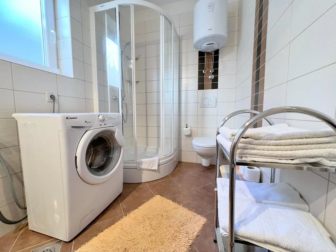 Marles Beach Residence Banjol Apartman